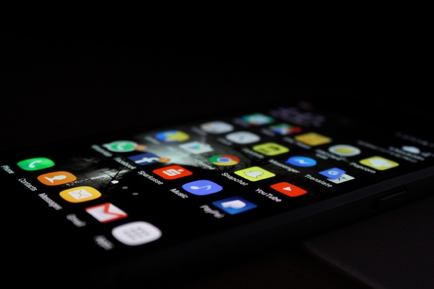 Analyzing some defense mechanisms in mobile browsers